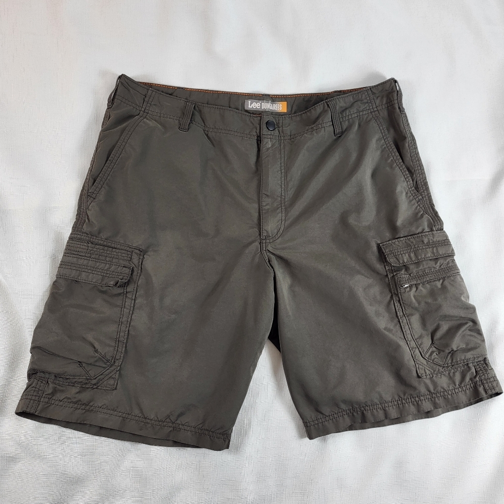 Lee Dungarees Dark Gray Cargo SHORTS Mens Size 38 Flat Front Pockets Belt Loops